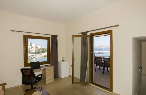 Sitia House | Prime Limani House: Breathtaking Views & Top Amenities