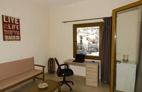 Sitia House | Prime Limani House: Breathtaking Views & Top Amenities