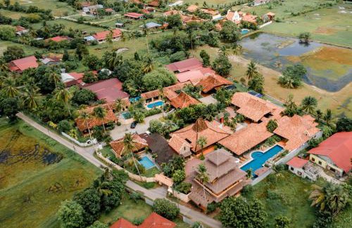 Kampung Kedawang Villa | Beautiful Limasan Villa Langkawi with Oceanfront Pool