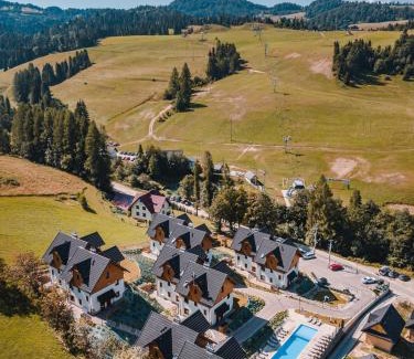 Jaworki Apartment | Ostoja Bukowinki: Guest Rated 9.8 with Oceanfront Pool