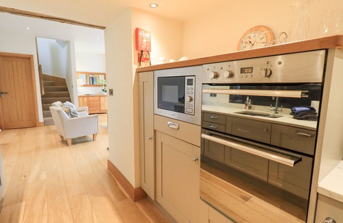 Penny Bridge Cottage | Family-Friendly Lime Cottage with Hot Tub & Kitchen Access