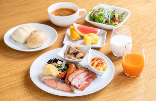 Myoko Hotel | Relax at Lime Resort Myoko: Family-Friendly with Hot Tub