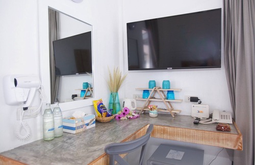 Thong Sala Resort | Beachfront Escape at Lime & Soda Resort with Ocean View