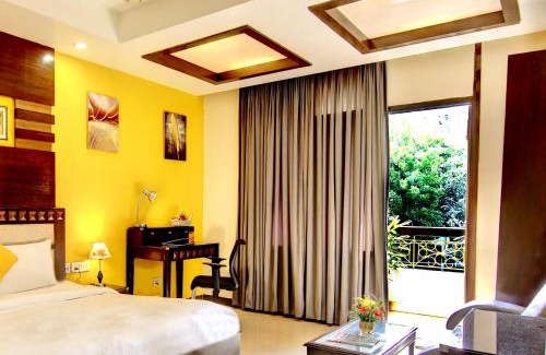 New Delhi House | Discover The Lime Stays: Comfort Near Greater Kailash Metro