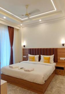 Gurugram Apartment | Lime Tree 1BHK Service Apartment Near Artemis, Sector 52 Gurgaon