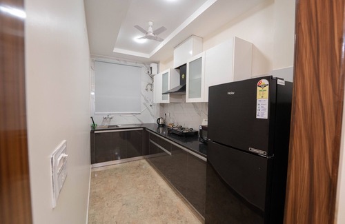 DLF Phase 5 Apartment | Prime Lime Tree 2 BHK Apartment by Golf Course, Rated 10/10