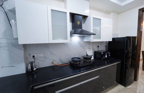 DLF Phase 5 Apartment | Prime Lime Tree 2 BHK Apartment by Golf Course, Rated 10/10