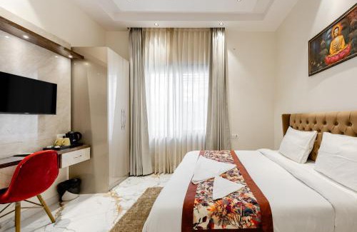 Greater Noida Bed & Breakfast | Cozy Lime Tree B&B Pari Chowk: Top-Rated Stay with Dining