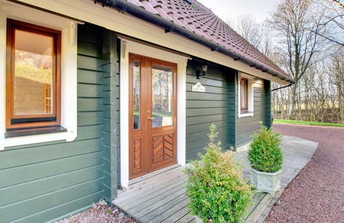 Morpeth Cottage | Exceptional Lime Tree Lodge with Ocean View & Breakfast