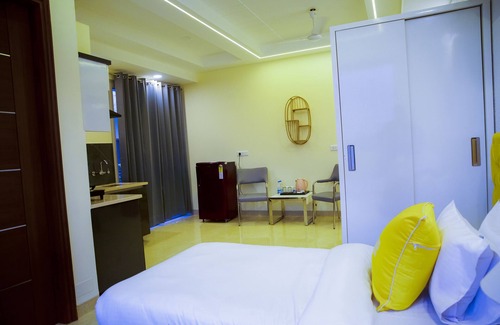 Sector 51 Hotel | Discover Lime Tree Studio: Perfect for Families & Accessibility