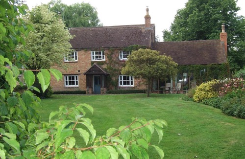 Blackthorn Bed & Breakfast | Relax at Lime Trees Farm: 4-Star Retreat with Hot Tub