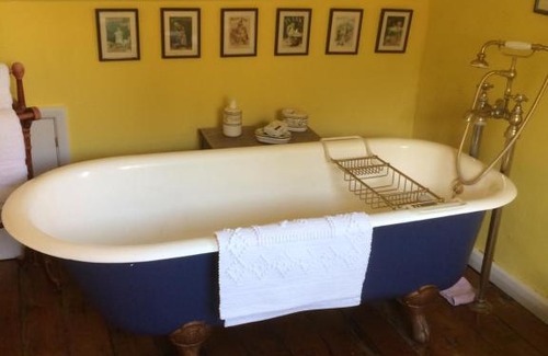 Blackthorn Bed & Breakfast | Relax at Lime Trees Farm: 4-Star Retreat with Hot Tub