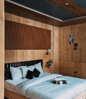 Arang Kel House | Lime wood