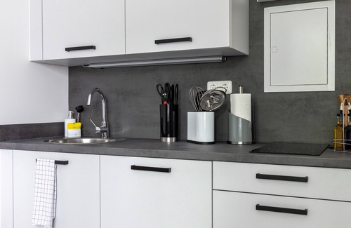 Sudstadt-Bult Hotel | Inviting Stay at limehome Hannover Bleichenstraße with Kitchen