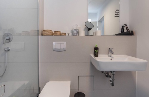 Zentrum-West Apartment | limehome Leipzig Jahnallee | 1-BR Suite + balcony