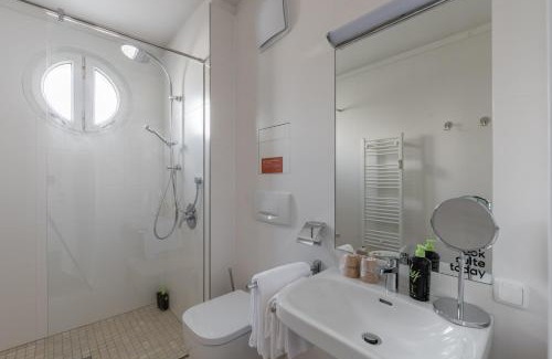 Innere Stadt Apartment | Family-Friendly Stay at limehome Linz Friedrichstraße