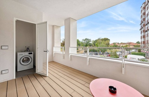 Gioia Apartment | Discover limehome Milan via Stresa: Family-Friendly Stay