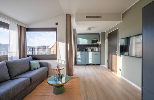 Feuerbacher Tal Apartment | Discover limehome Stuttgart: Family-Friendly with Kitchen