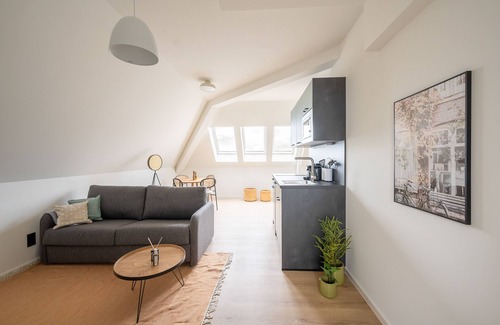 Feuerbacher Tal Apartment | Discover limehome Stuttgart: Family-Friendly with Kitchen