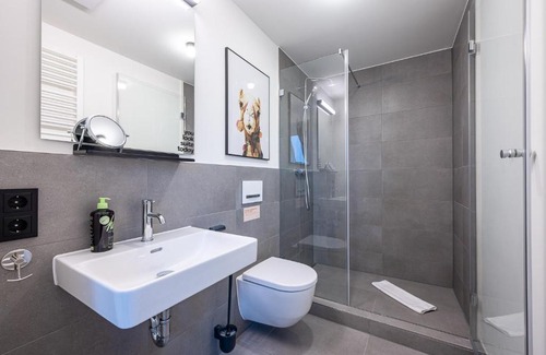 Feuerbacher Tal Apartment | Family-Friendly Stay at Limehome Stuttgart Elsenhansstr