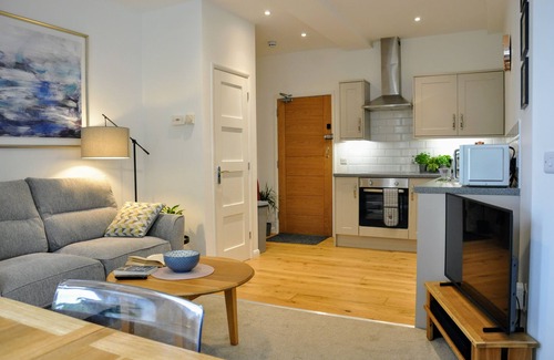 Wellington Apartment | Pristine Limekiln Apartment with Pool and Kitchen Access