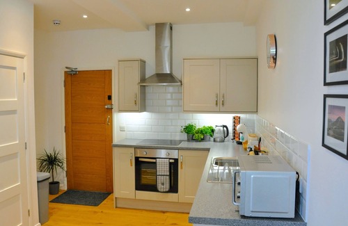 Wellington Apartment | Pristine Limekiln Apartment with Pool and Kitchen Access