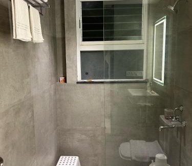 Yelahanka Bed & Breakfast | Guest Rated 10/10: Limelights Premium Serviced Residences