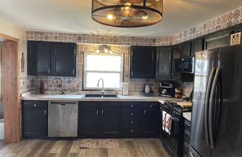 Oak Harbor House | Perfect Getaway: Limestone Corner Bungalow with Pool & Pets