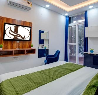 South City I Hotel | Limewood Stay - Sector 29 Gurgaon