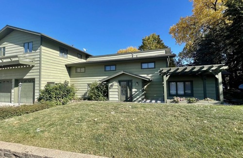 Webster House | Exclusive Lakefront Retreat with Beach, Sauna & Game Room