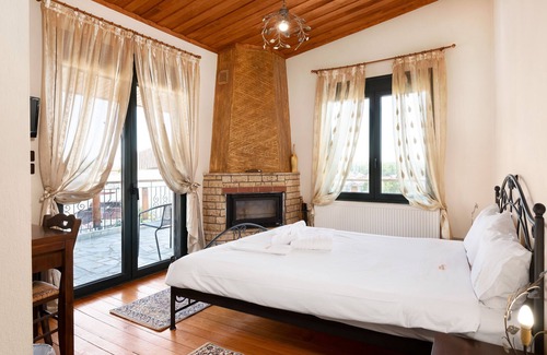 Irakleia House | Unforgettable Limneo: 4-Star Stay with Breakfast Included