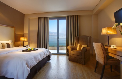 Ampelokipi Hotel | Luxury Stay at Limneon Resort & Spa - Rated 9.2/10