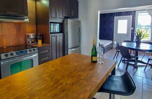 Vieux-Limoilou Apartment | Ideal Limoilou Location with Breakfast & Family-Friendly Perks