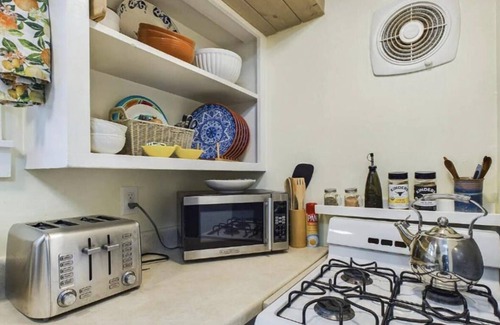 Arcata House | Limoncello House Arcata-Stylish and Central
