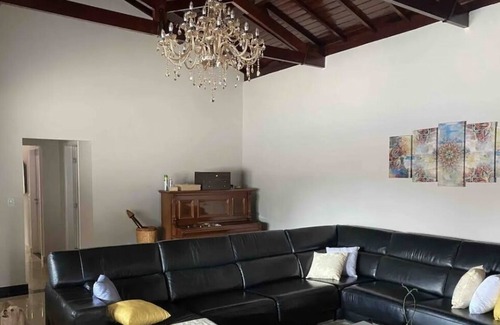 Indaiatuba Cottage | Linda Casa de Campo: Family-Friendly Retreat with Spa & Pool