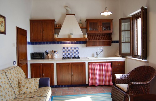 Barberino Val d'Elsa Apartment | Top-Rated Linearis Holiday House with Pool & Lake Views