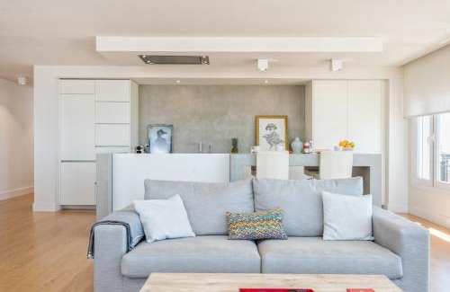 Ensanche Centro Apartment | Discover Solaga - Linaje: Family-Friendly 4-Star Retreat