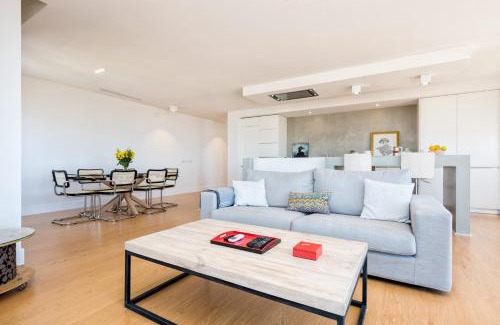 Ensanche Centro Apartment | Discover Solaga - Linaje: Family-Friendly 4-Star Retreat