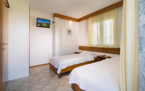 Sikia Apartment | Family-Friendly Linaraki Studios & Apartments in Sikia