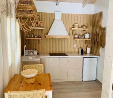 Asprogerakata Apartment | Discover Linari Bohemian Living - Family-Friendly Retreat