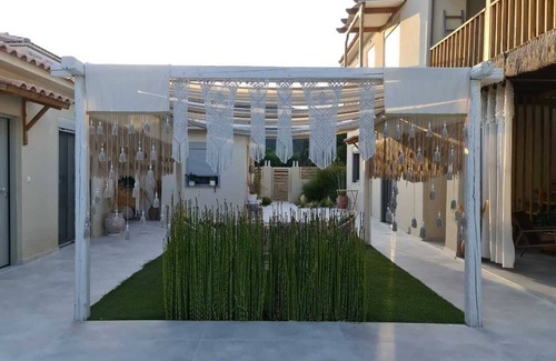 Asprogerakata Apartment | Bohemian Living at Linari: Family-Friendly Comfort Awaits