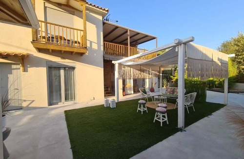 Asprogerakata Apartment | Bohemian Living at Linari: Family-Friendly Comfort Awaits