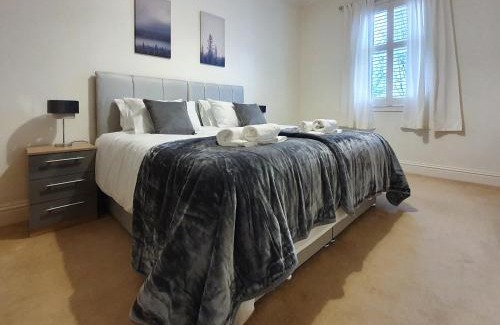 Dunfermline Apartment | Family-Friendly Linburn House Apartment with Top Reviews