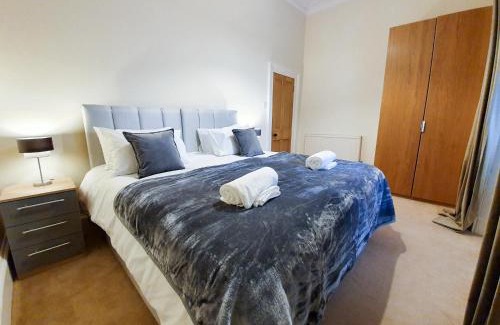 Dunfermline Apartment | Family-Friendly Linburn House Apartment with Top Reviews