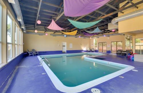 Lincoln Beach Apartment | Beachfront Condo with Pool Access - Rated 10/10 by Guests