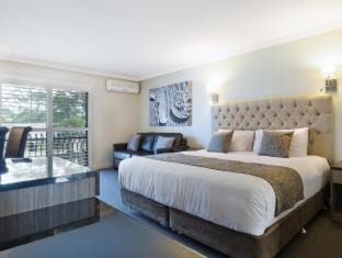 North Batemans Bay Resort | Relax at Lincoln Downs Resort Batemans Bay: Pool & Breakfast