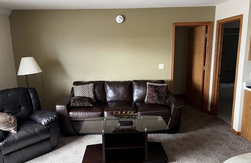 Escanaba Hotel | Discover Lincoln Host Motor Inn: Eco-Friendly Comfort Awaits