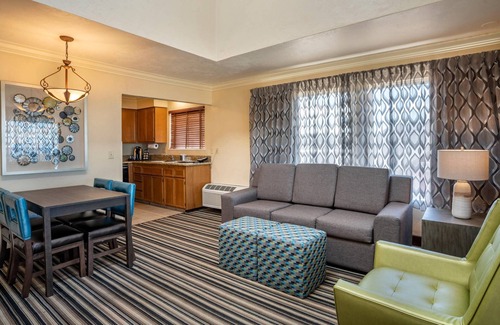 Lincoln City Hotel | Top-Rated Lincoln Sands Oceanfront Resort with Spa & Pool