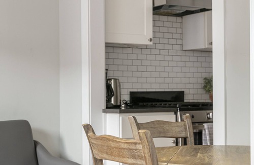 Chicago Apartment | Lincoln Square Oasis - Bright & Clean with Family-Friendly Amenities