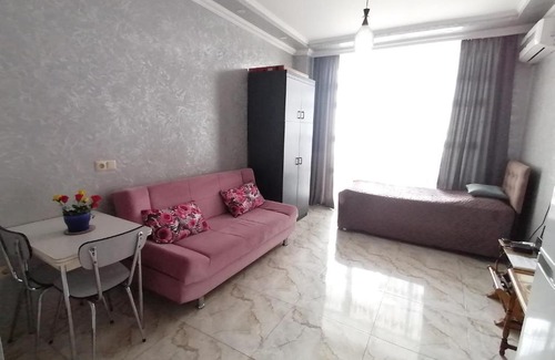 New Boulevard Apartment | Linda APT: Guest Rated 10/10 with Oceanfront Pool Access